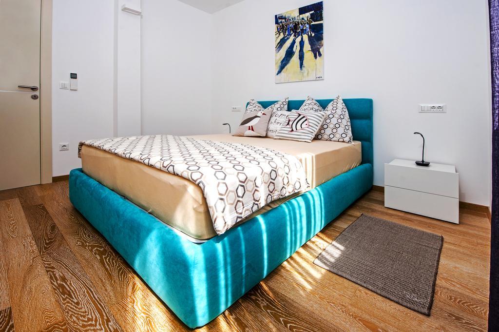 Sunset Luxury Apartment 罗维尼 外观 照片