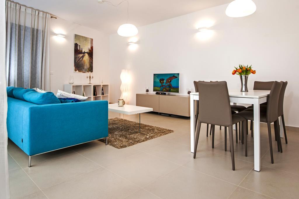 Sunset Luxury Apartment 罗维尼 外观 照片