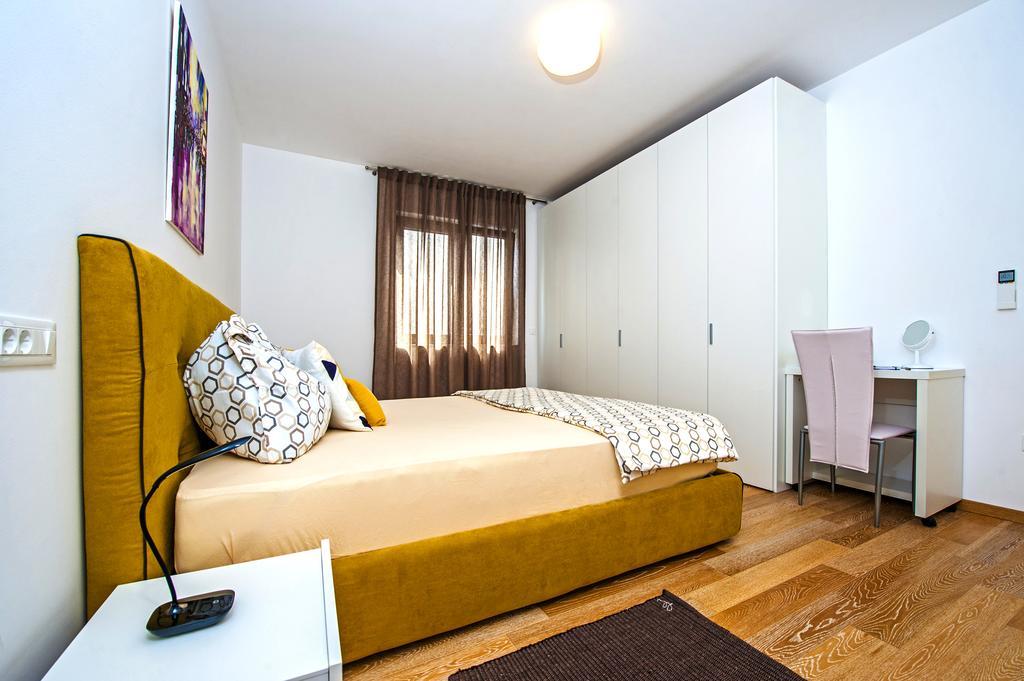 Sunset Luxury Apartment 罗维尼 外观 照片