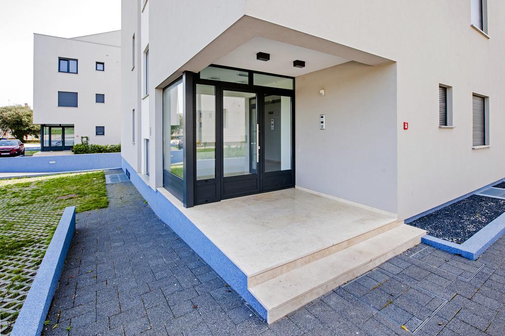 Sunset Luxury Apartment 罗维尼 外观 照片