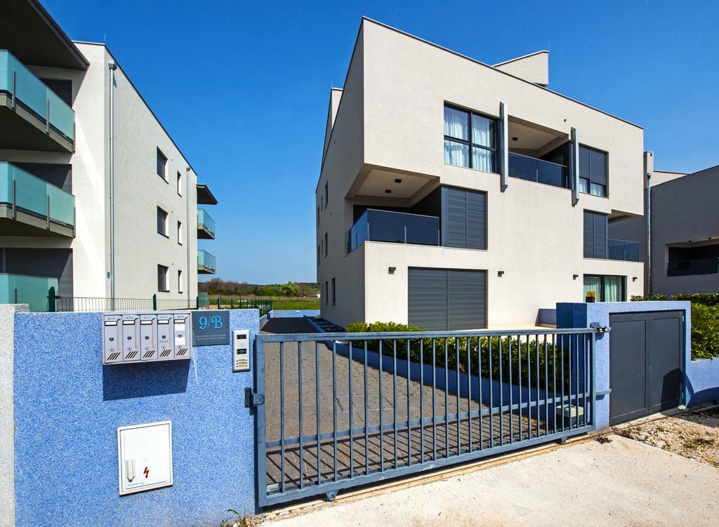 Sunset Luxury Apartment 罗维尼 外观 照片