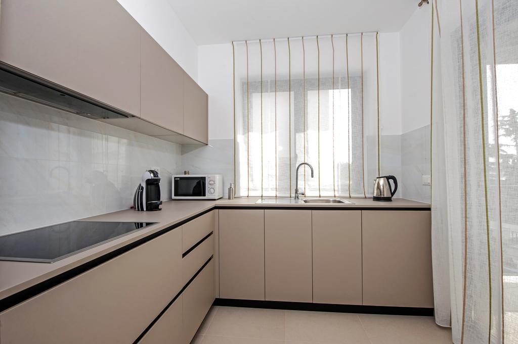 Sunset Luxury Apartment 罗维尼 外观 照片