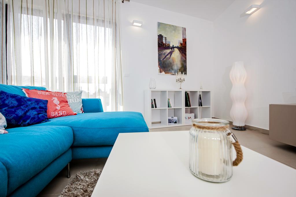 Sunset Luxury Apartment 罗维尼 外观 照片