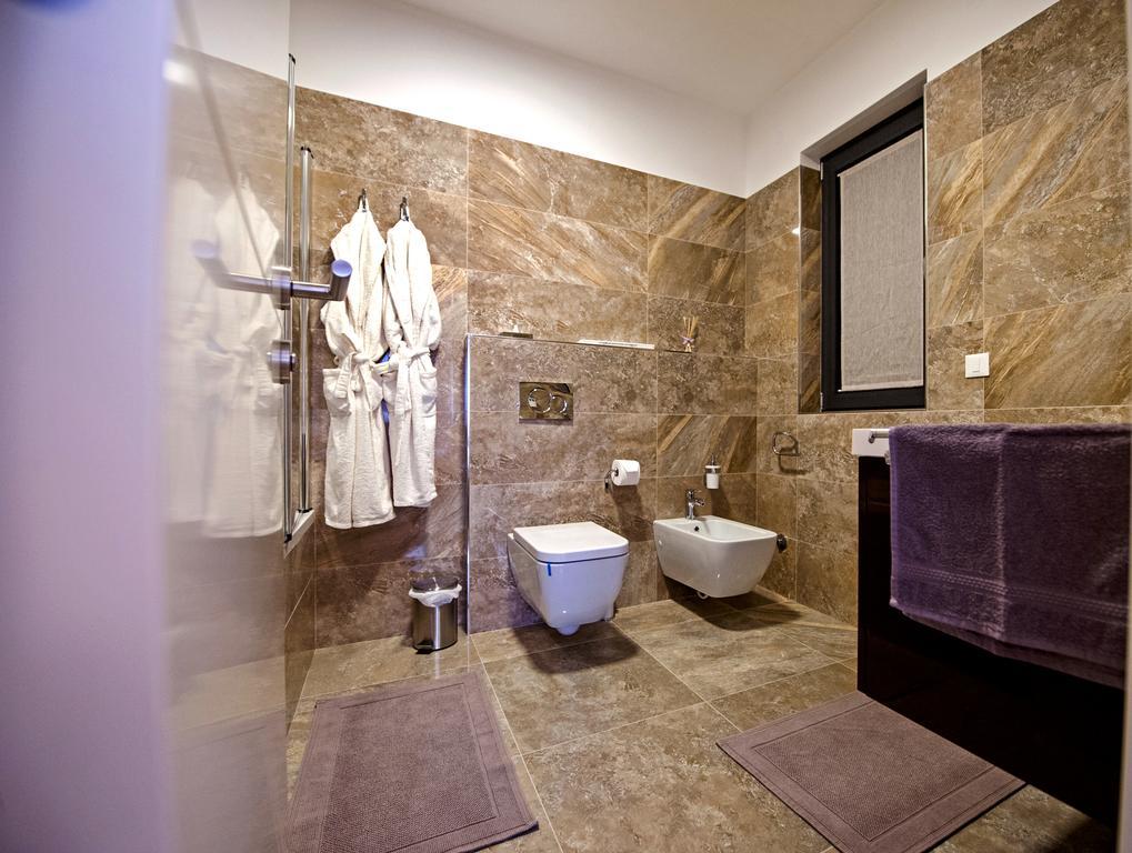 Sunset Luxury Apartment 罗维尼 外观 照片